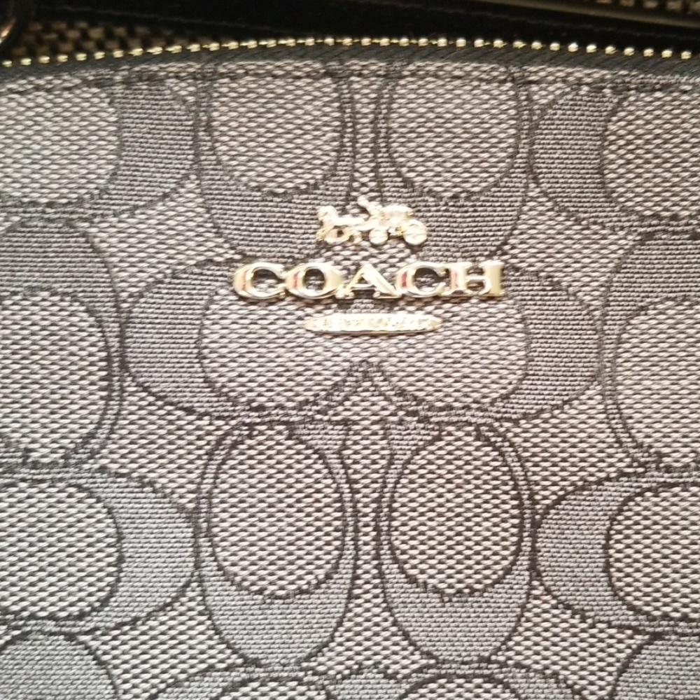 Handbag - Picture 2 of 3